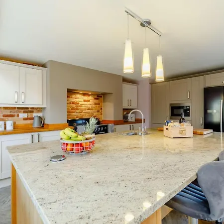 4 Bed In Maryport Oc-87097 Nyaraló *