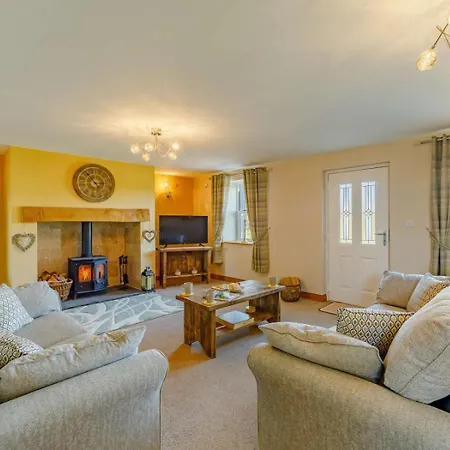 4 Bed In Maryport Oc-87097 Vakantiehuis